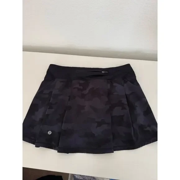 Lululemon Women’s Pace Rival Black Camo Skort Mid Rise Size 8 Athletic skirt